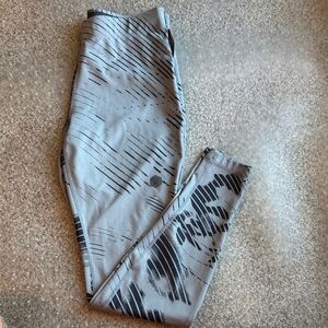 ASICS Women’s Medium D1 Athletic Gray and Black Leggings Reflective ASICS Logo